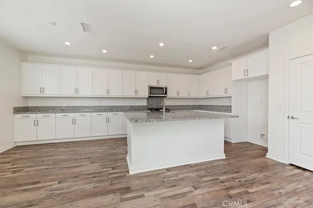 $848,000 | 13893 La Pradera Way, Eastvale, CA 92880