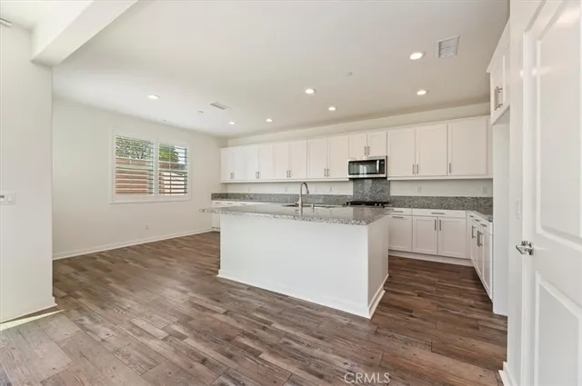 $848,000 | 13893 La Pradera Way, Eastvale, CA 92880