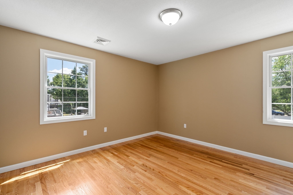 63 Hope Street Springfield, MA 01119 - Photo 14 of 36