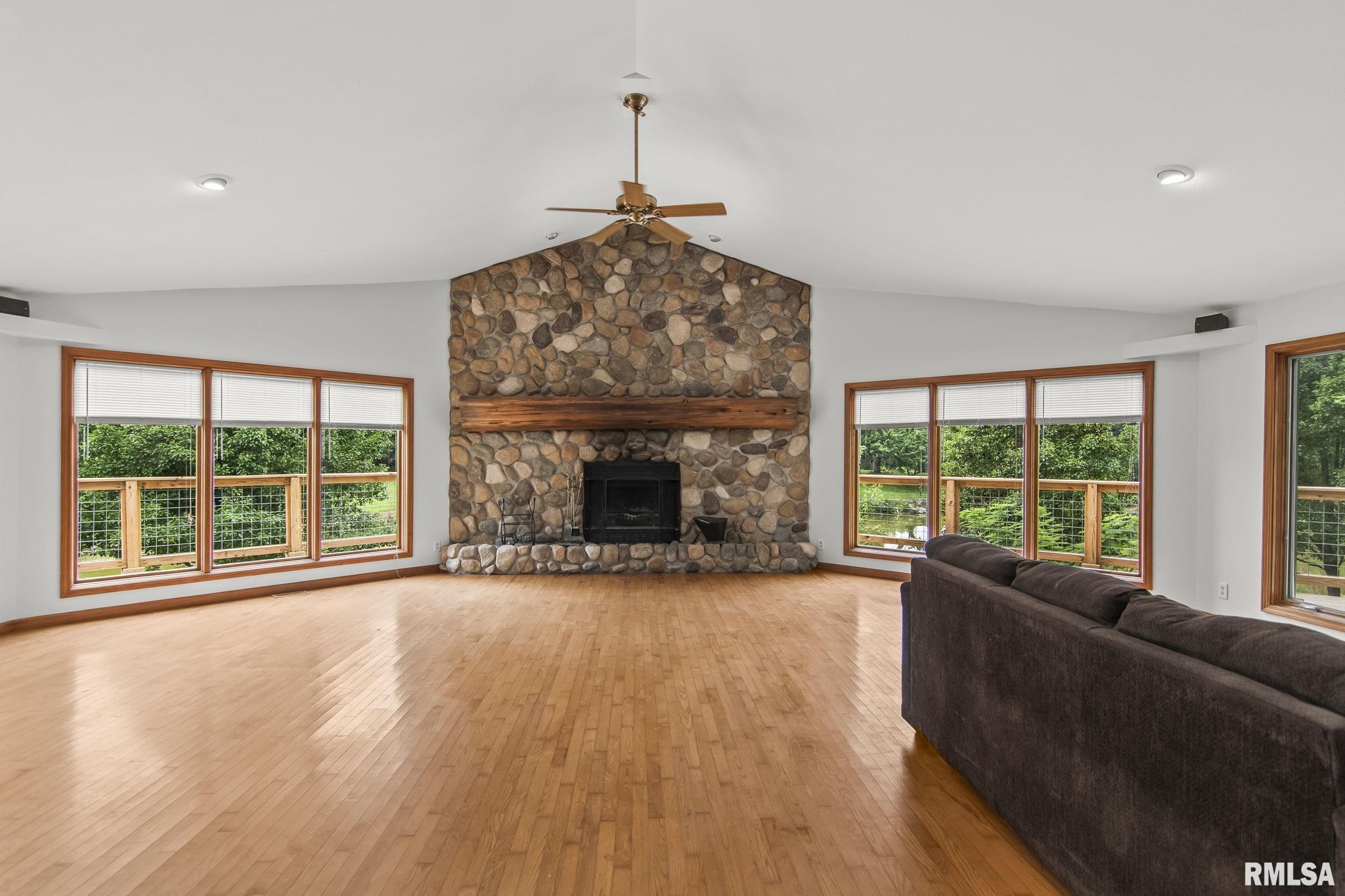 4842 Spaulding Orchard Road Chatham, IL 62629 - Photo 5 of 75 Gallery Image 5
