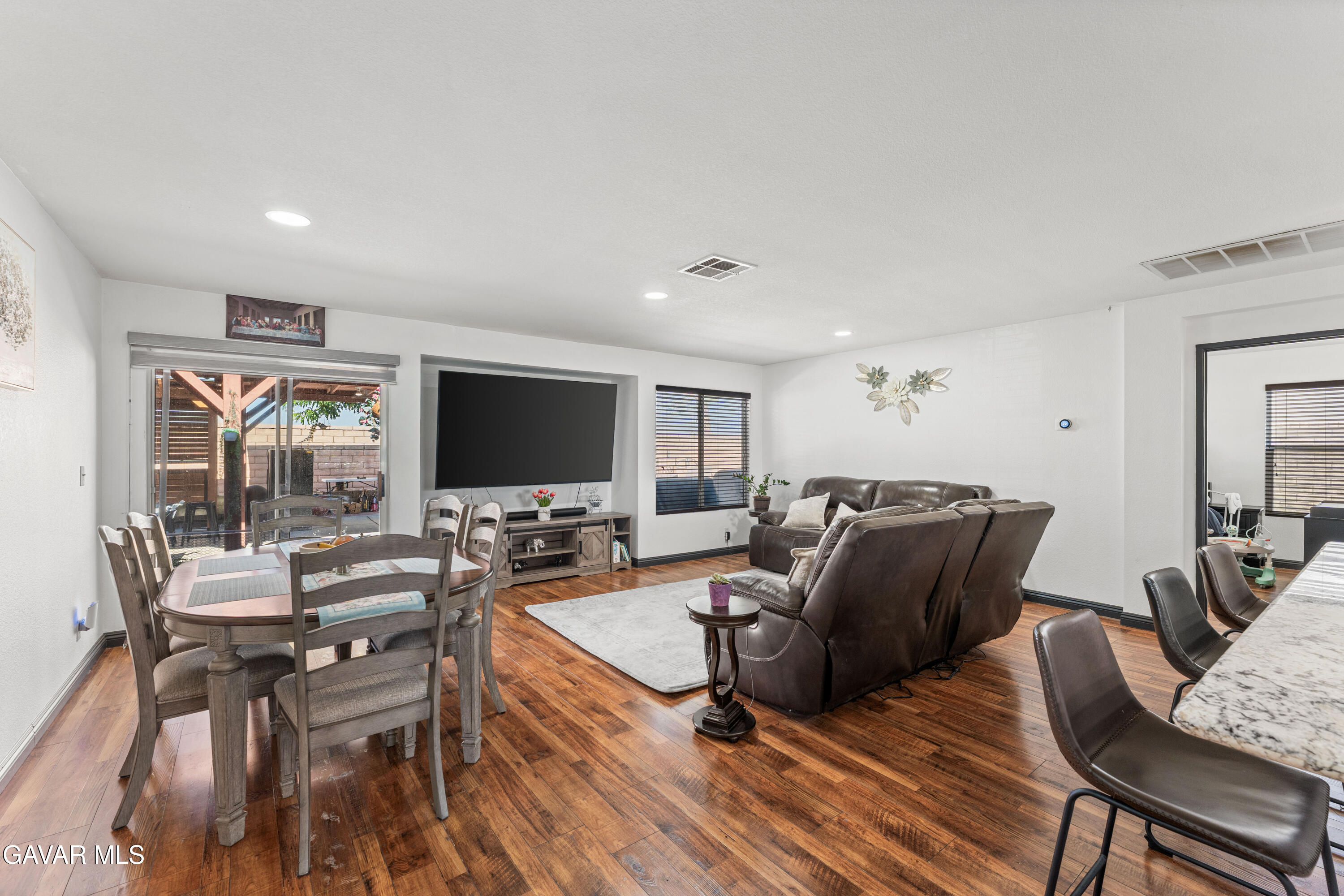 37642 Simi Street Palmdale, CA 93552 - Photo 4 of 41 Simi St-5