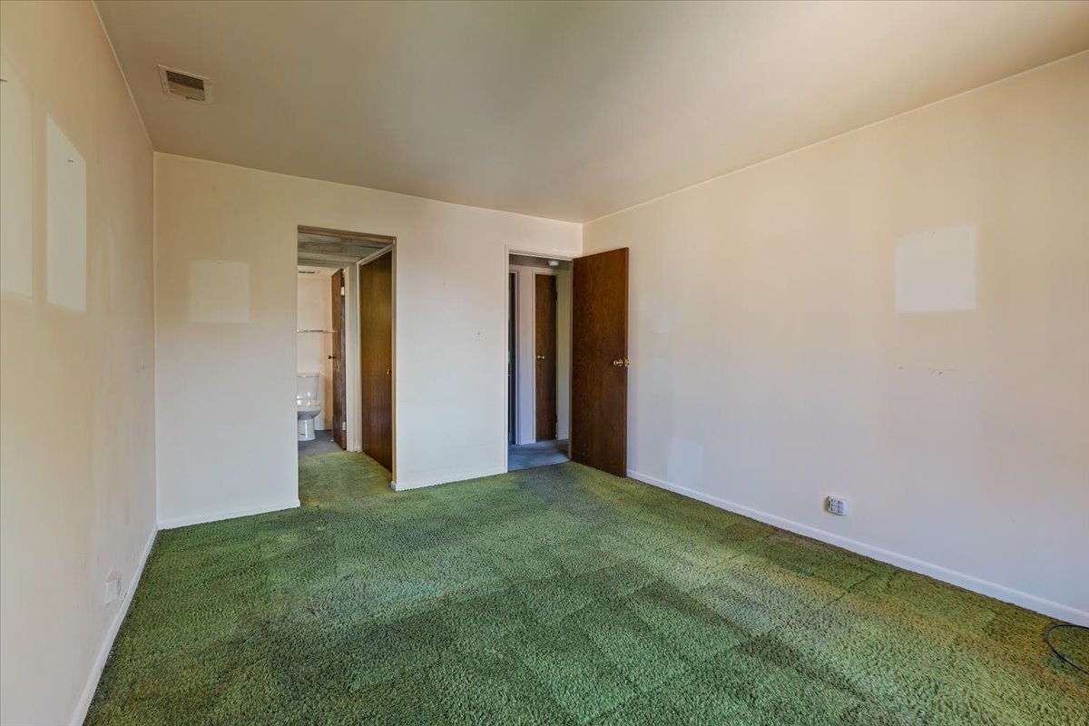 820 Elder Road, Unit C410 Homewood, IL 60430 - Photo 11 of 19 a view of an empty room with closet