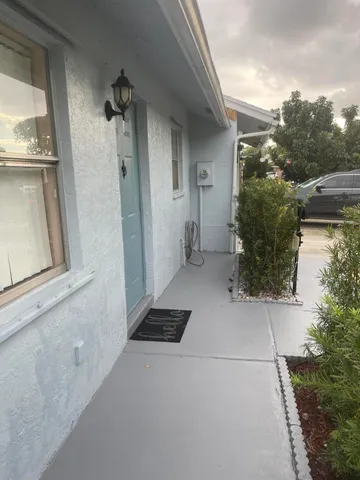$2,200 | Undisclosed Address, Lake Worth, FL 33463