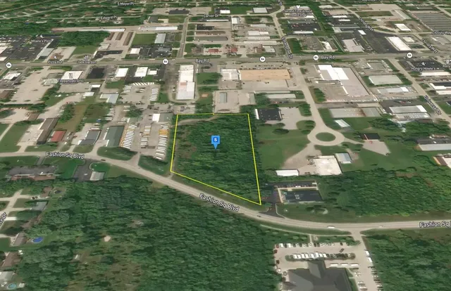 $157,999 | 3300 Fashion Square Boulevard, Saginaw, MI 48603