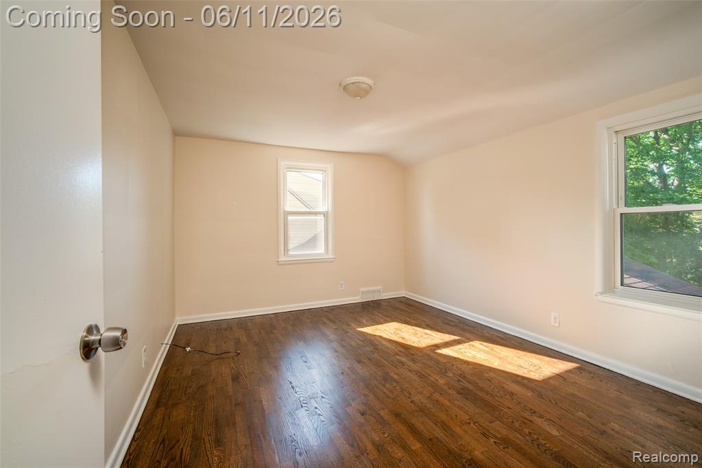 2952 Clement Street Flint, MI 48504 - Photo 18 of 27
