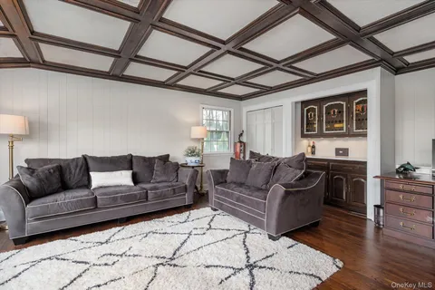 $1,489,000 | 60 Ridge Drive, Plainview, NY 11803