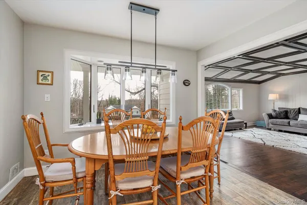 $1,489,000 | 60 Ridge Drive, Plainview, NY 11803