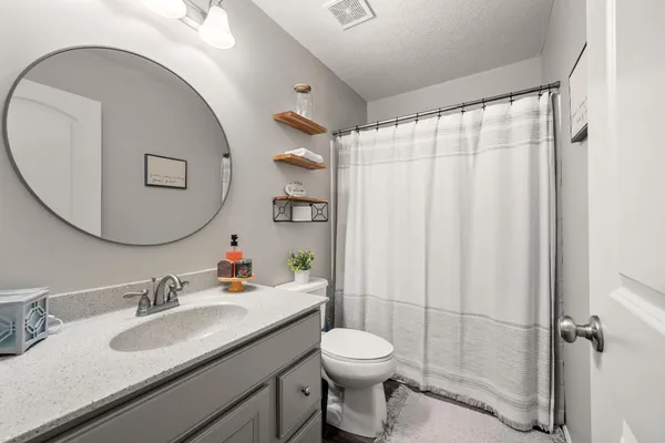 $214,000 | 204 East Wind Lane, Lawrenceburg, IN 47025