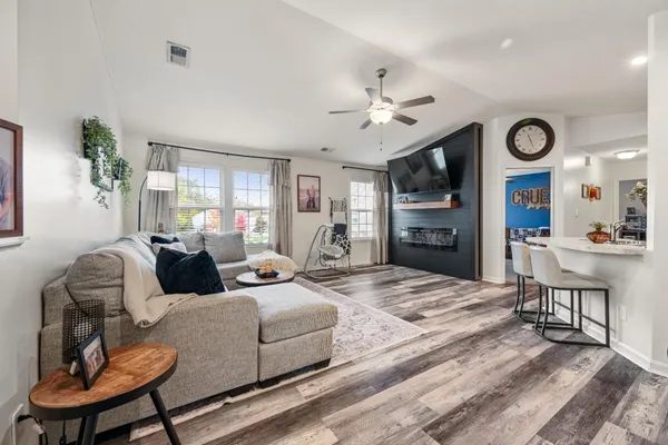 $214,000 | 204 East Wind Lane, Lawrenceburg, IN 47025