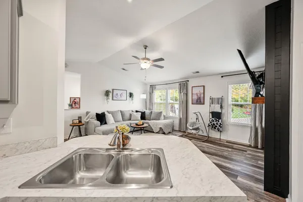 $214,000 | 204 East Wind Lane, Lawrenceburg, IN 47025