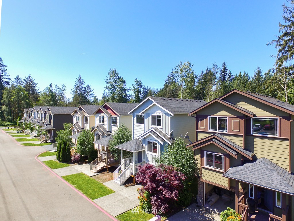 1229 Bruskrud Road Everett, WA 98208 - Photo 2 of 18
