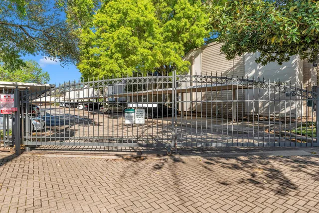 $1,450 | 1100 Augusta Drive, Unit 64, Houston, TX 77057