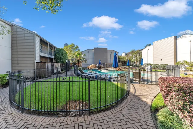 $1,450 | 1100 Augusta Drive, Unit 64, Houston, TX 77057