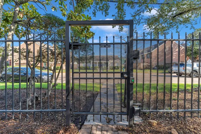 $1,450 | 1100 Augusta Drive, Unit 64, Houston, TX 77057