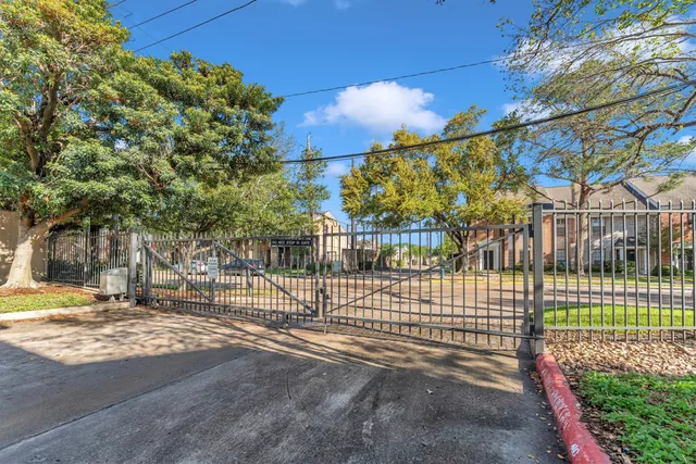 $1,450 | 1100 Augusta Drive, Unit 64, Houston, TX 77057