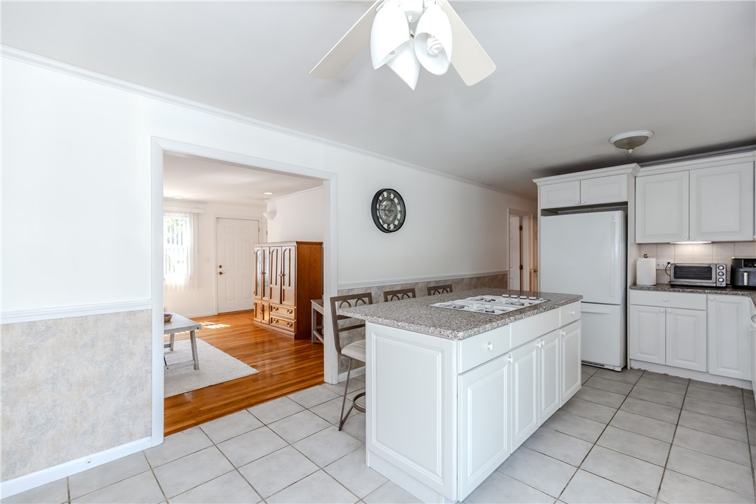 105 Stonedale Road Warwick, RI 02889 - Photo 8 of 32 Kitchen
