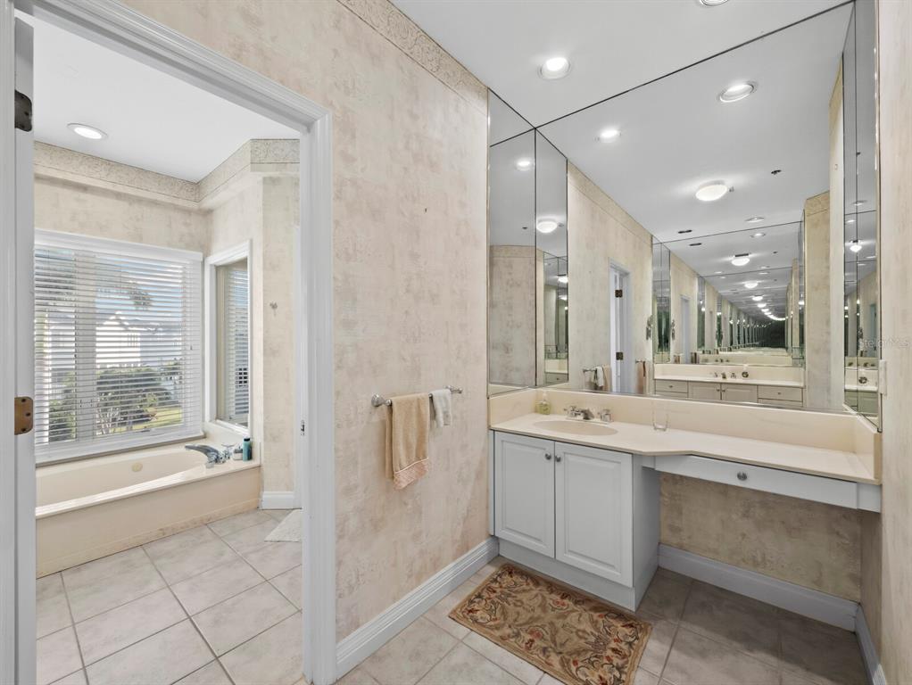 836 Evergreen Way Longboat Key, FL 34228 - Photo 37 of 49