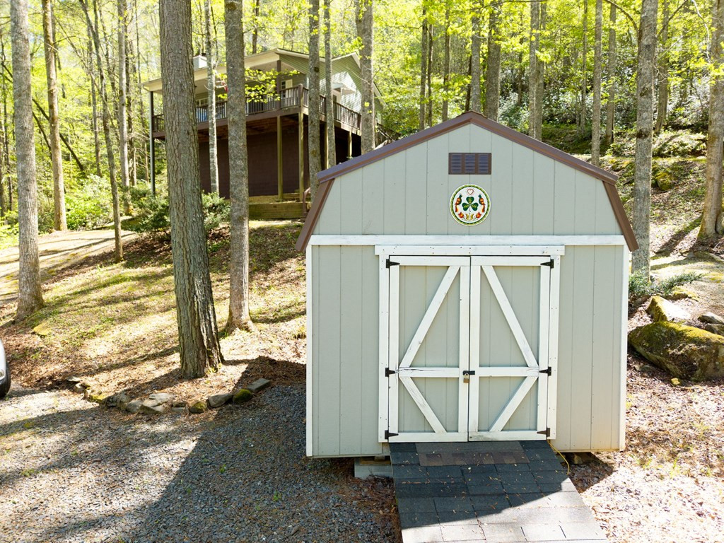 377 Ed Graves Road Murphy, NC 28906 - Photo 10 of 37