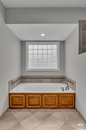 $649,000 | 1124 Dubs Court, Lawrence, KS 66049
