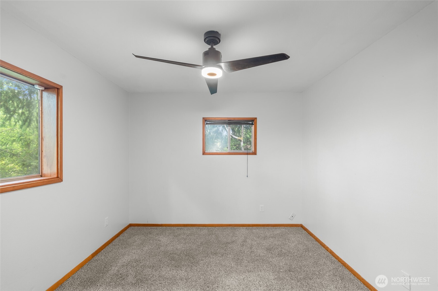 230 East Stavis Road Shelton, WA 98584 - Photo 15 of 35 an empty room with a window