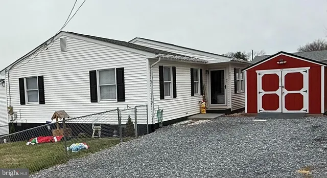 $315,000 | 291 Borum Street, Strasburg, VA 22657