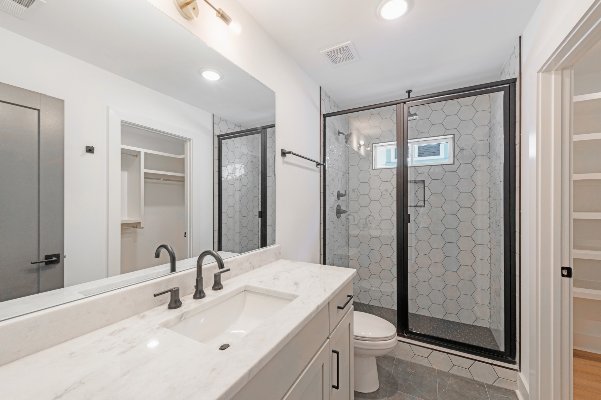 204 B Alta Loma Road Madison, TN 37115 - Photo 3 of 15 Gallery Image 3