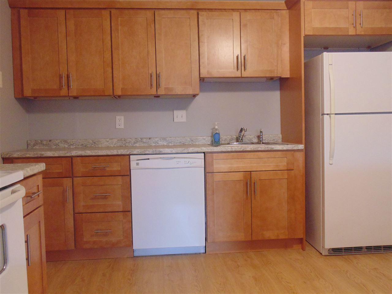 8 Strawberry Bank Road, Unit 2 Nashua, NH 03062 - Photo 2 of 9