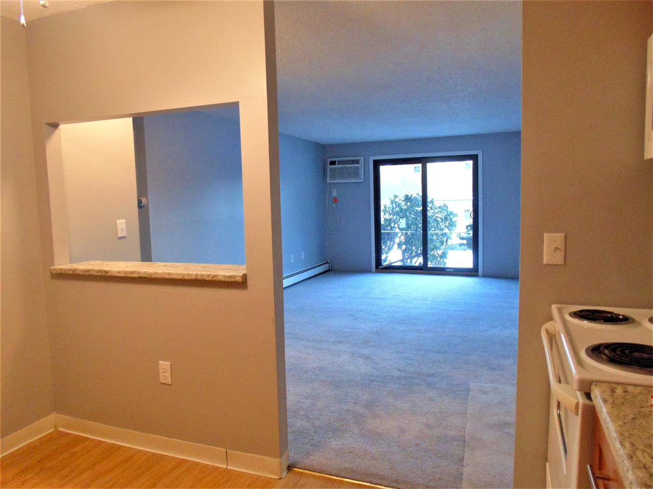 8 Strawberry Bank Road, Unit 2 Nashua, NH 03062 - Photo 3 of 9