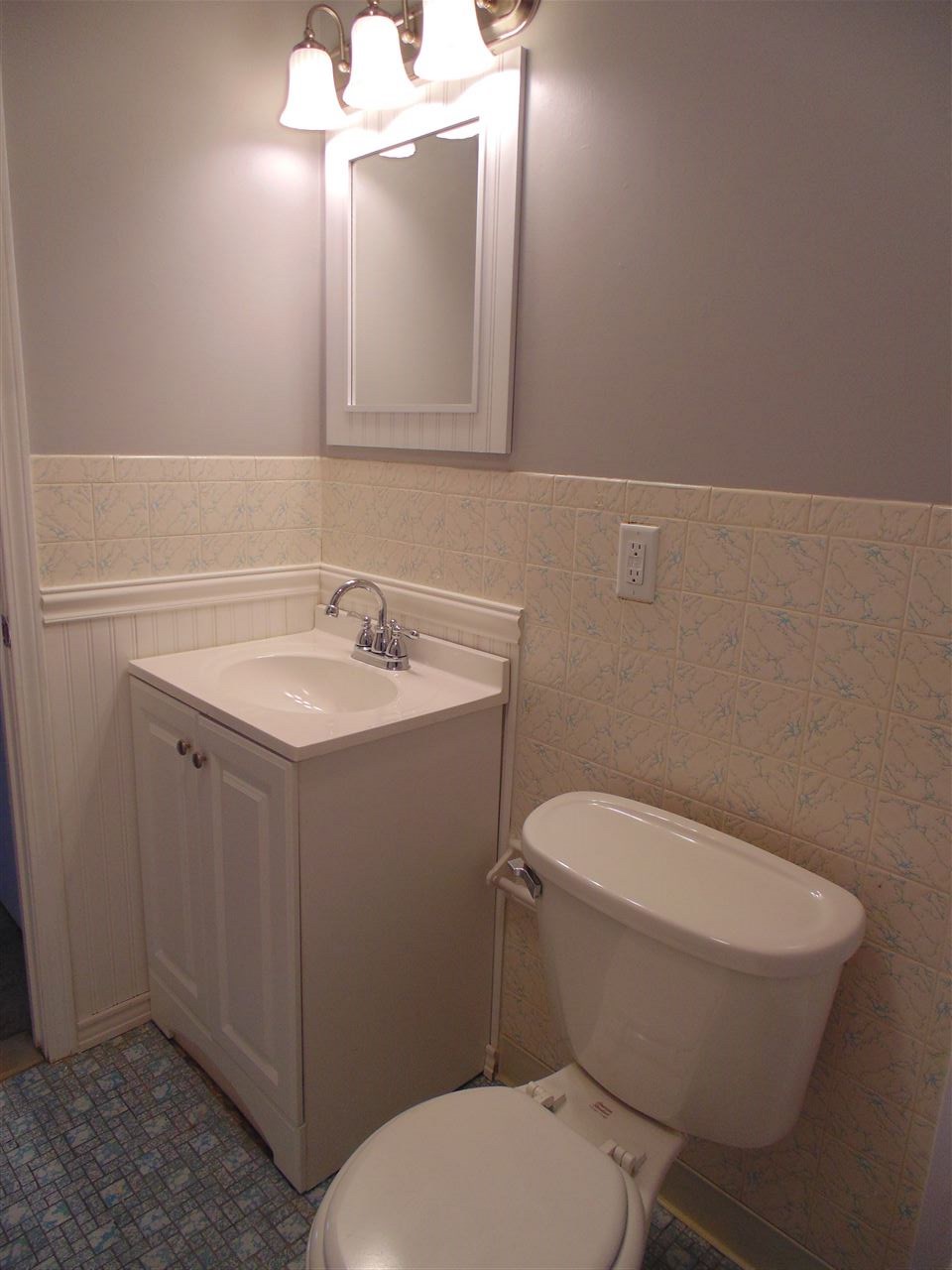 8 Strawberry Bank Road, Unit 2 Nashua, NH 03062 - Photo 9 of 9