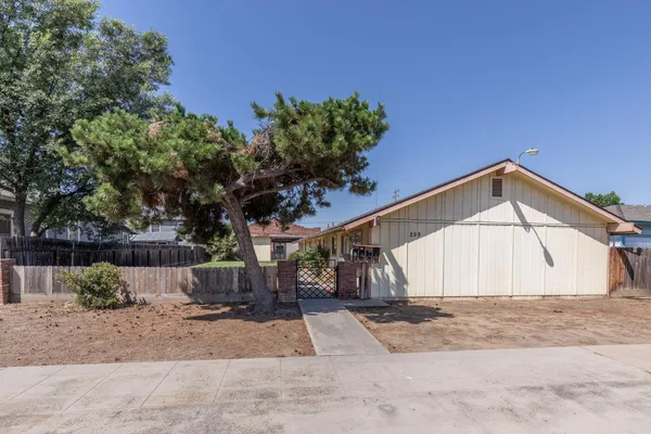 $638,880 | 259 North K Street, Dinuba, CA 93618
