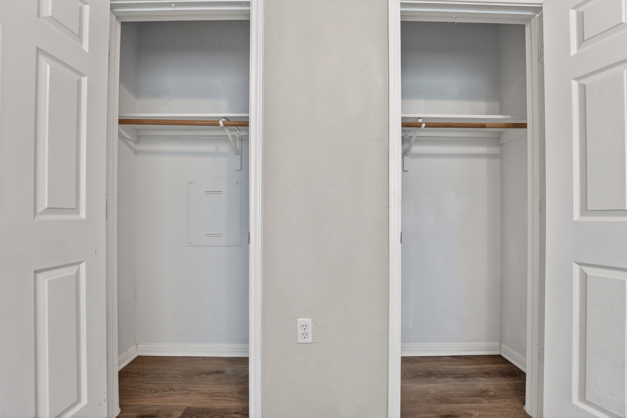 5625 Signal Point Austin, TX 78724 - Photo 9 of 28 Main Bedroom has 2 closets.