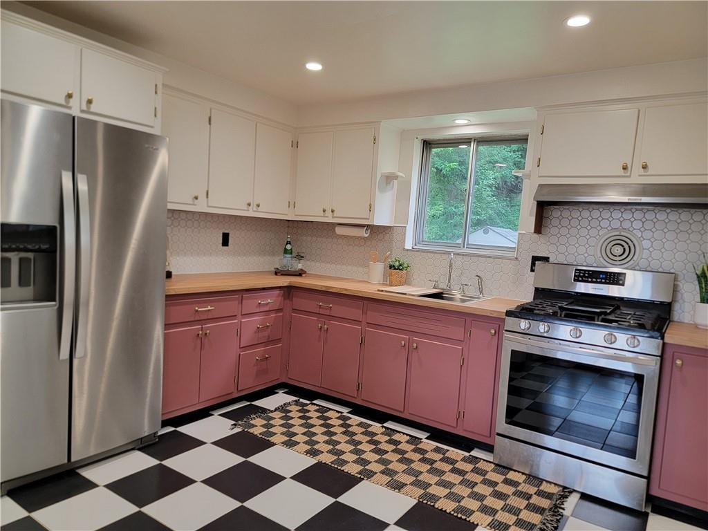 224 Herbst Road Coraopolis, PA 15108 - Photo 11 of 33