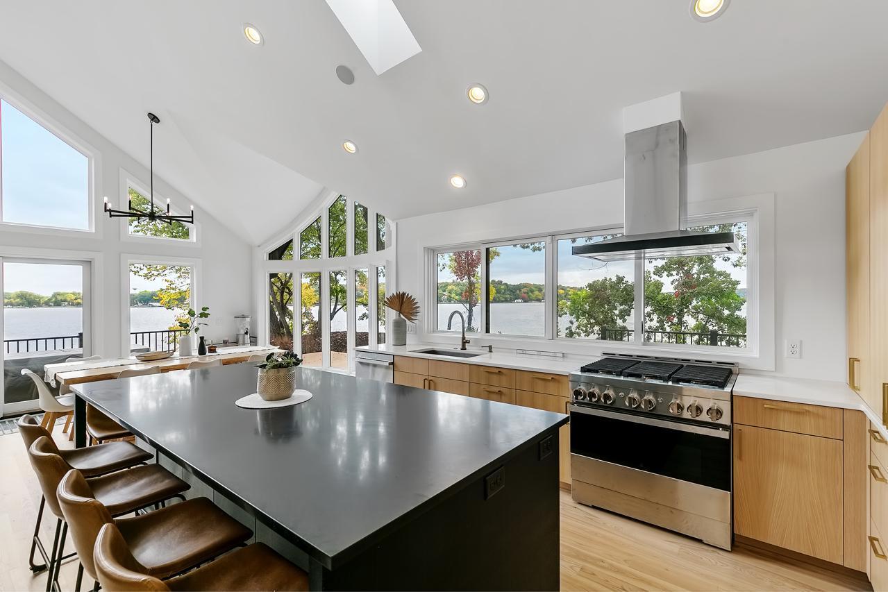 4595 Enchanted Point Shorewood, MN 55364 - Photo 15 of 46