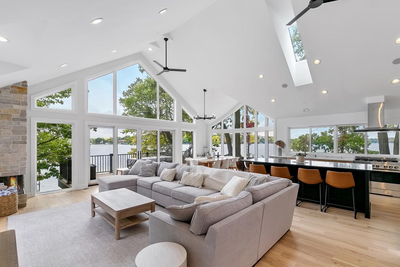 4595 Enchanted Point Shorewood, MN 55364 - Photo 4 of 46