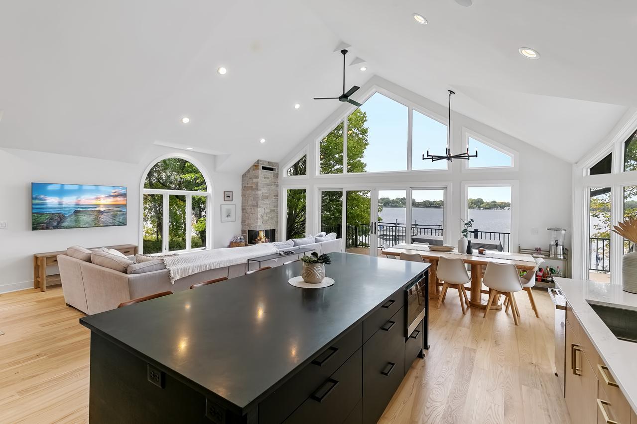 4595 Enchanted Point Shorewood, MN 55364 - Photo 9 of 46