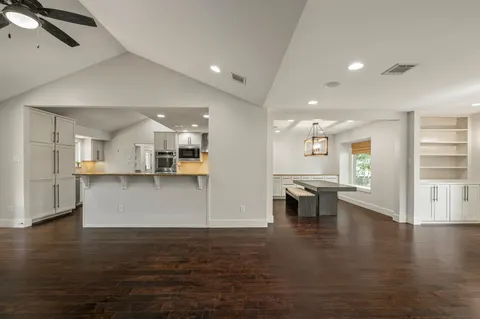 $1,650,000 | 7202 Running Rope Circle, Austin, TX 78731