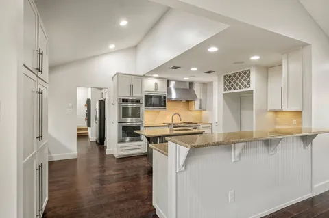 $1,650,000 | 7202 Running Rope Circle, Austin, TX 78731