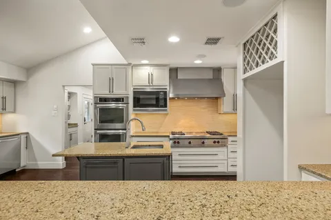 $1,650,000 | 7202 Running Rope Circle, Austin, TX 78731