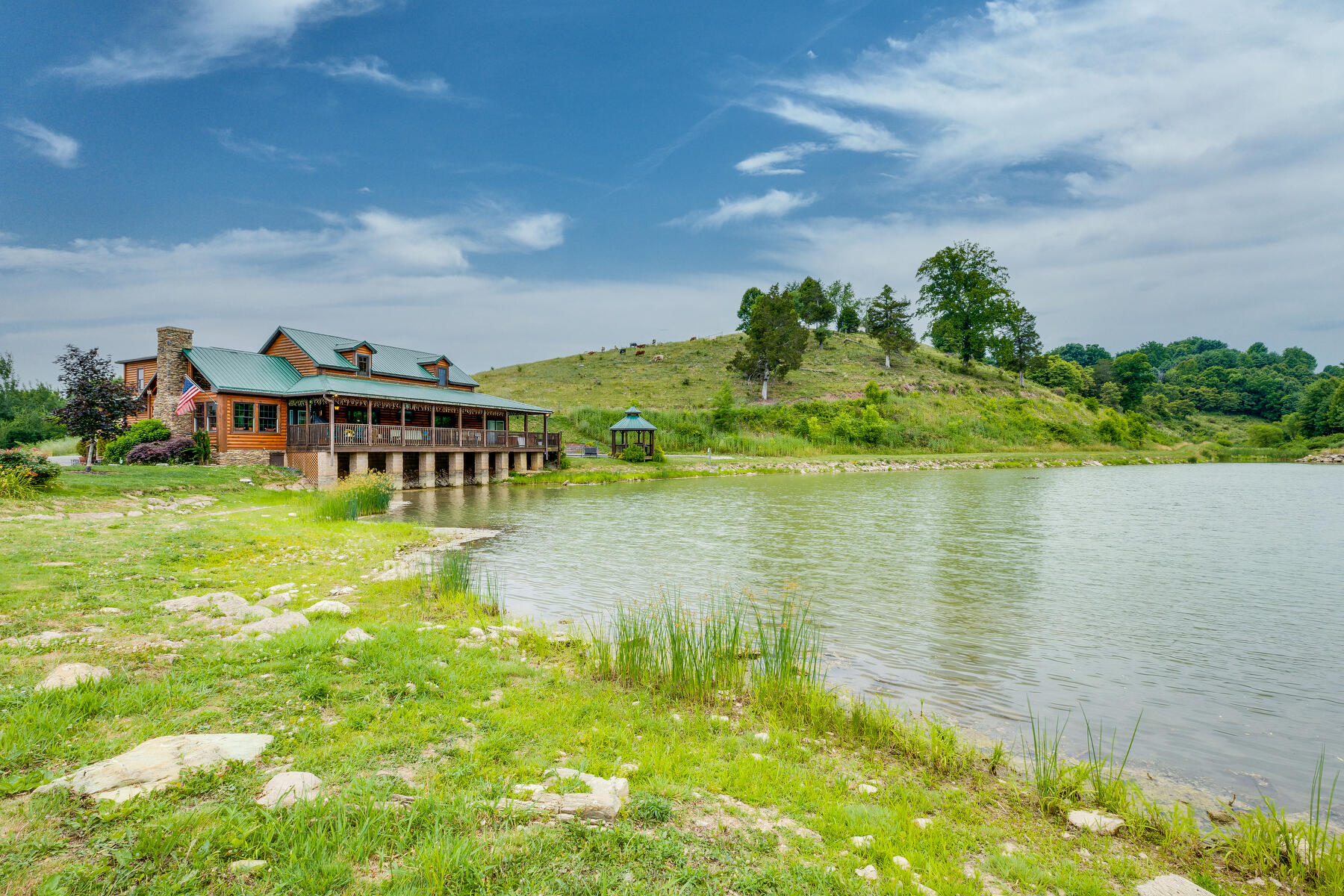 763 Red Bud Lane pic 1