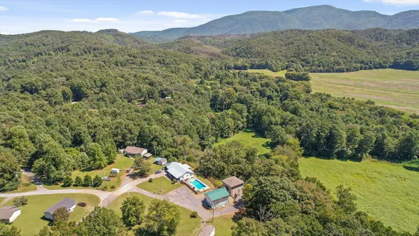 $830,000 | 164 Poteet Road, Chatsworth, GA 30705