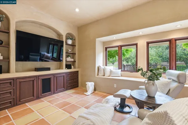 $3,695,000 | 80 Rheem Boulevard, Orinda, CA 94563