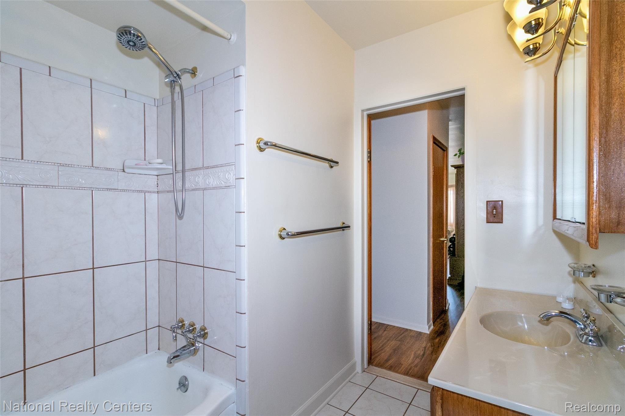 14721 Stephens Road Eastpointe, MI 48021 - Photo 12 of 24 14721Stephens-11.jpg