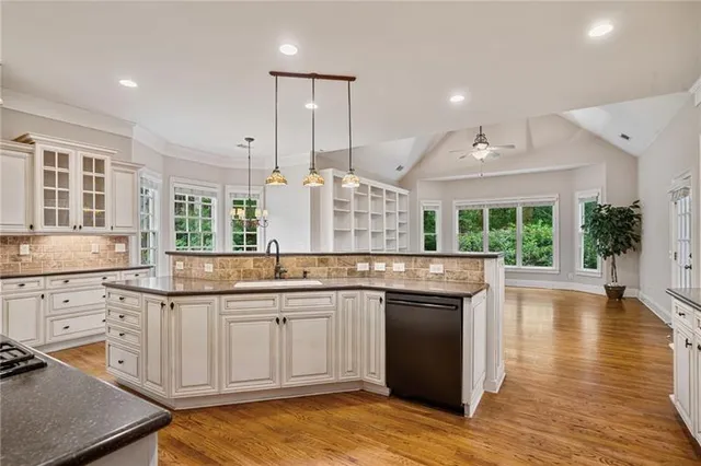 $850,000 | 35 Harbour Drive, Dawsonville, GA 30534