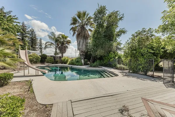 $650,000 | 5276 Poinsettia Avenue, Clovis, CA 93619