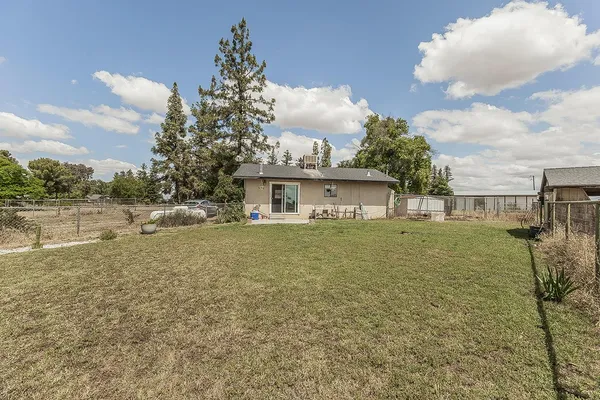 $650,000 | 5276 Poinsettia Avenue, Clovis, CA 93619