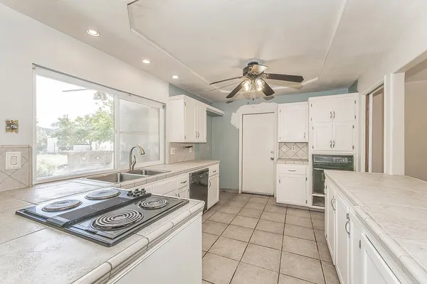 $650,000 | 5276 Poinsettia Avenue, Clovis, CA 93619