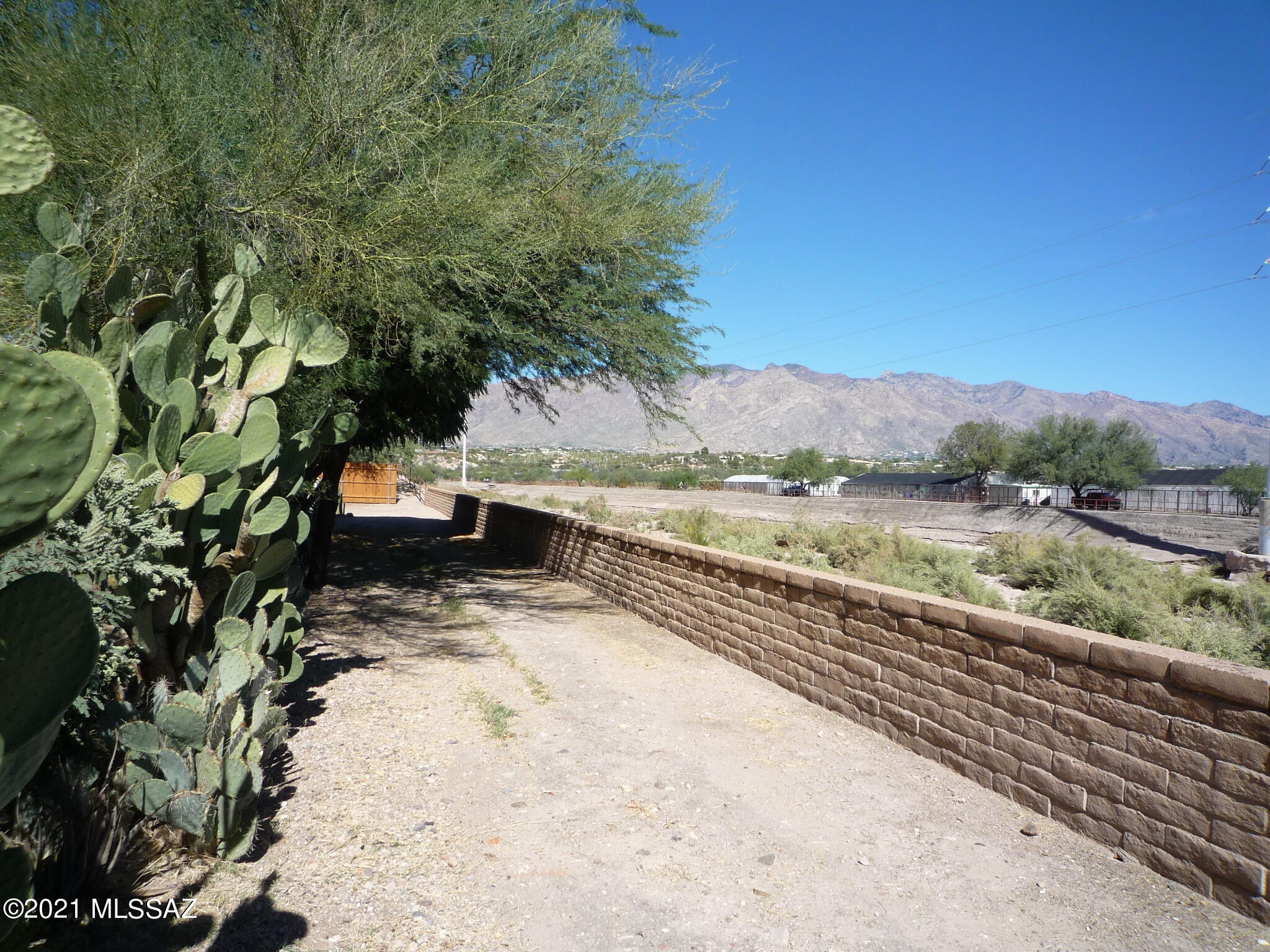 3750 North Country Club Road, Unit 41 Tucson, AZ 85716 - Photo 1 of 25