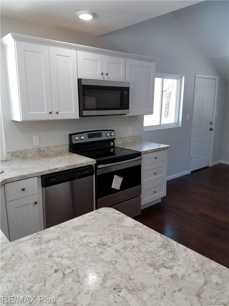 4538 Davison Road Lapeer, MI 48446 - Photo 5 of 34 4538 Davison - 12.jpg