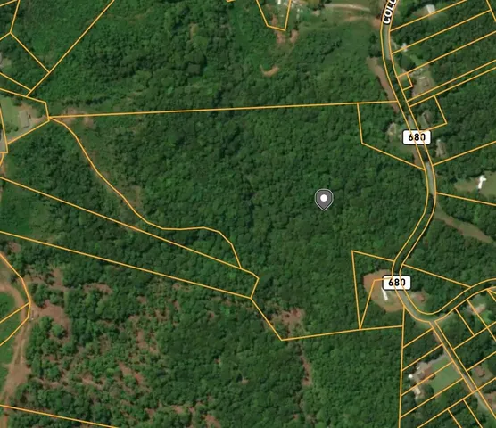 a view of a yard with a tennis court