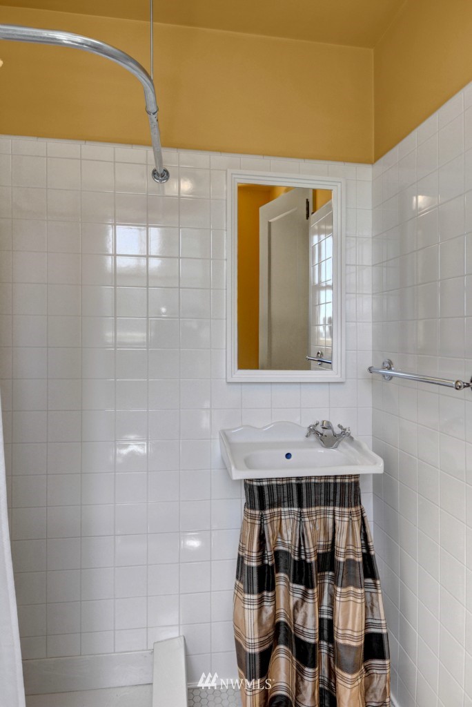 1223 Spring Street, Unit 701 Seattle, WA 98104 - Photo 19 of 24